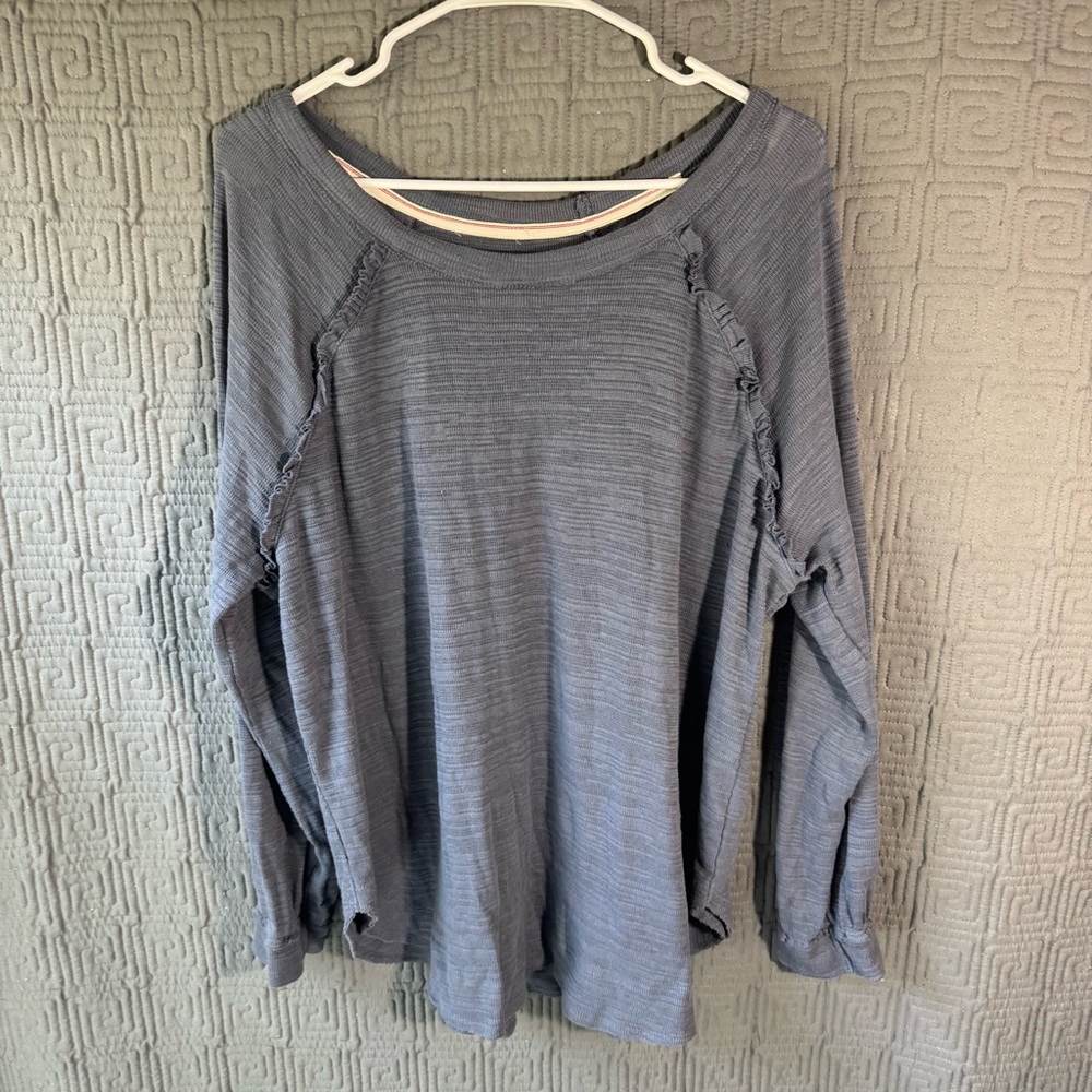 Women’s Long Sleeve Textured Knit Top in Dusty Blue